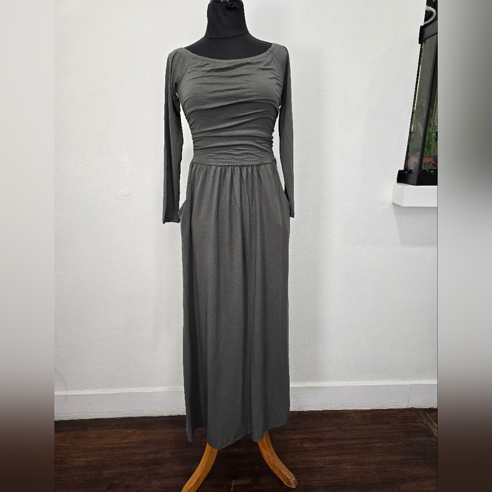 Elegant Gray Long Sleeve Dress